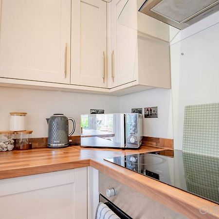 Guest Homes I Friar Street Flat Херфорд Екстериор снимка