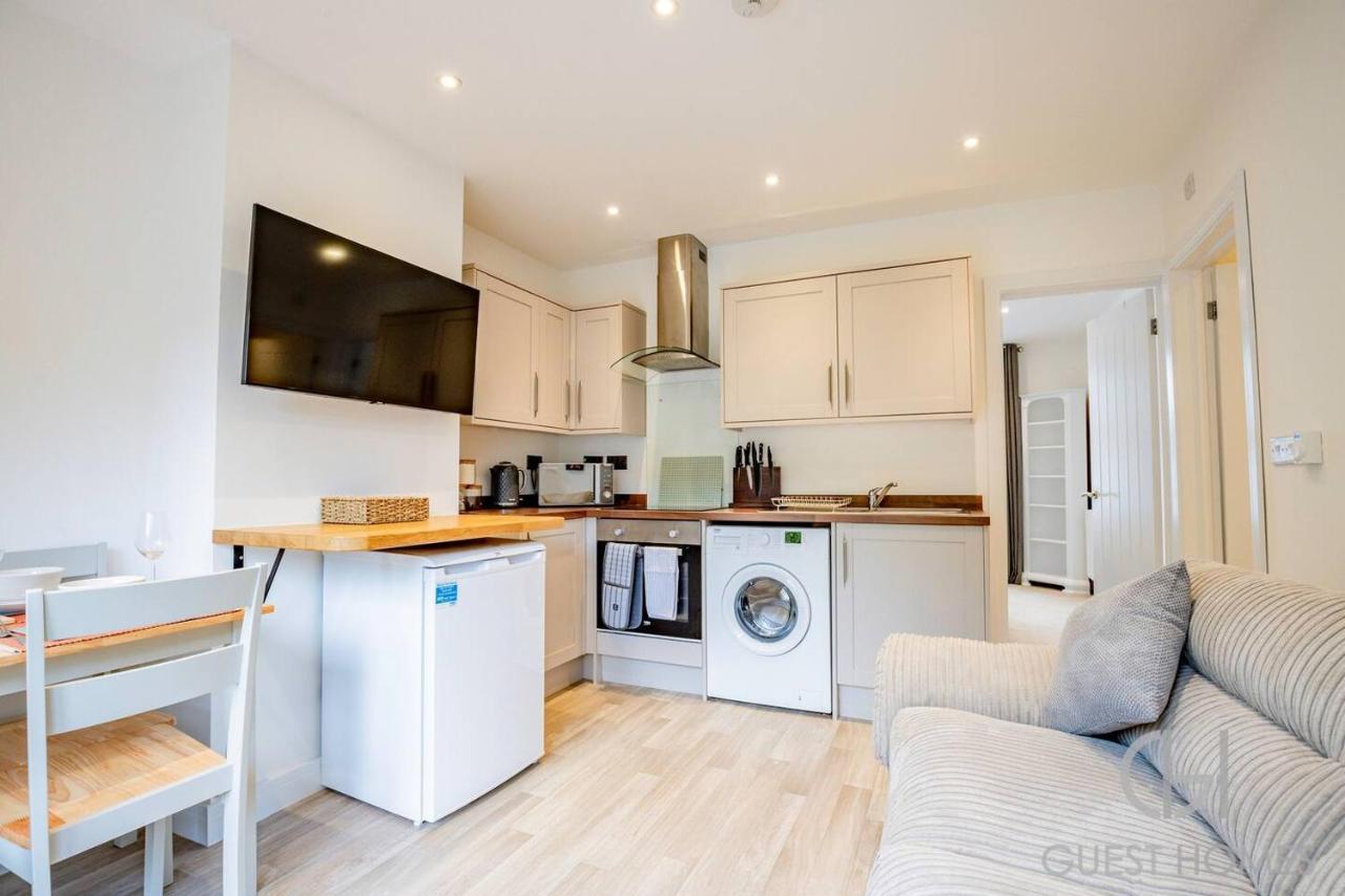 Guest Homes I Friar Street Flat Херфорд Екстериор снимка