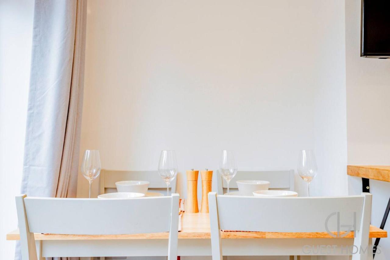 Guest Homes I Friar Street Flat Херфорд Екстериор снимка
