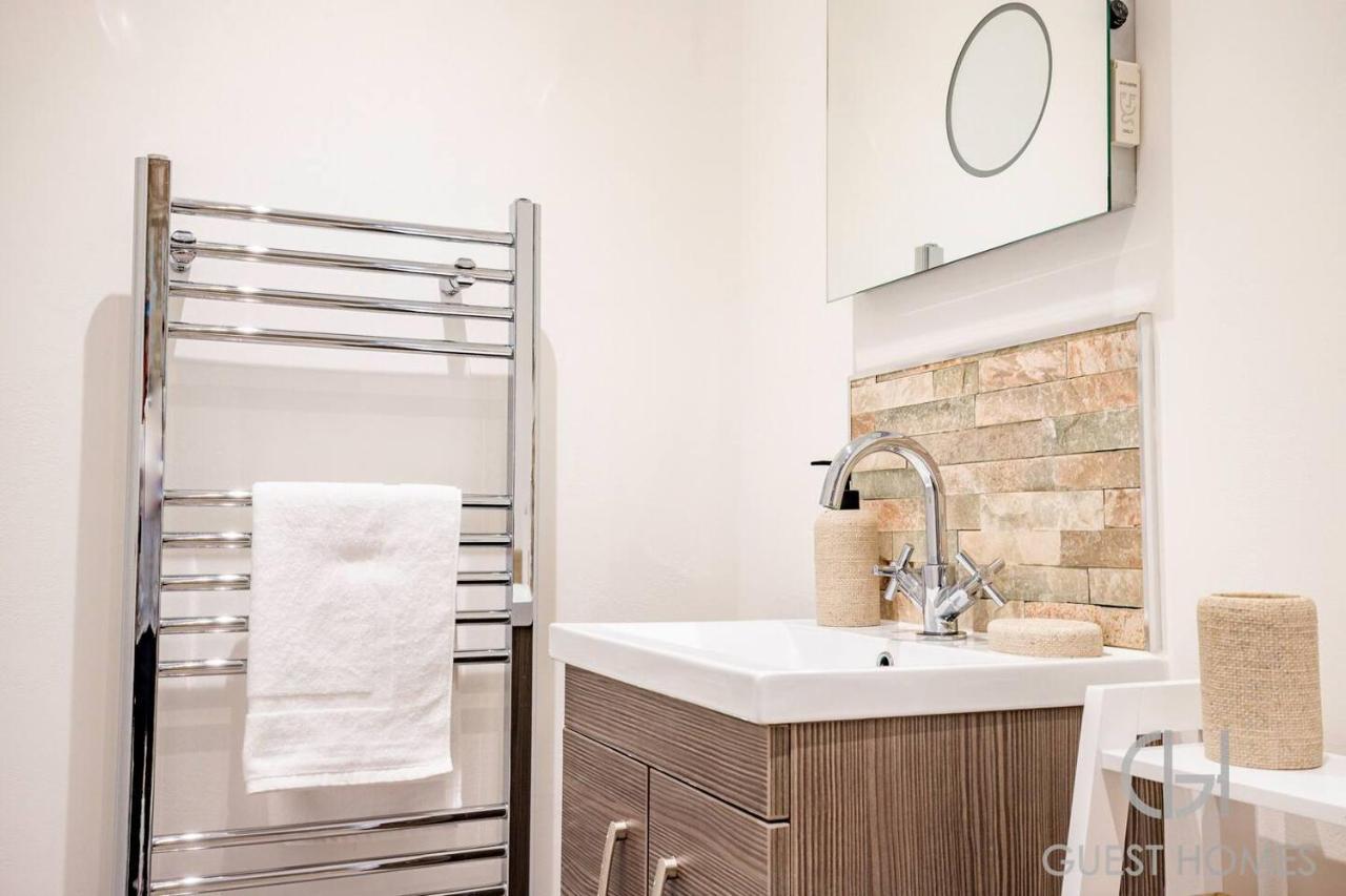 Guest Homes I Friar Street Flat Херфорд Екстериор снимка