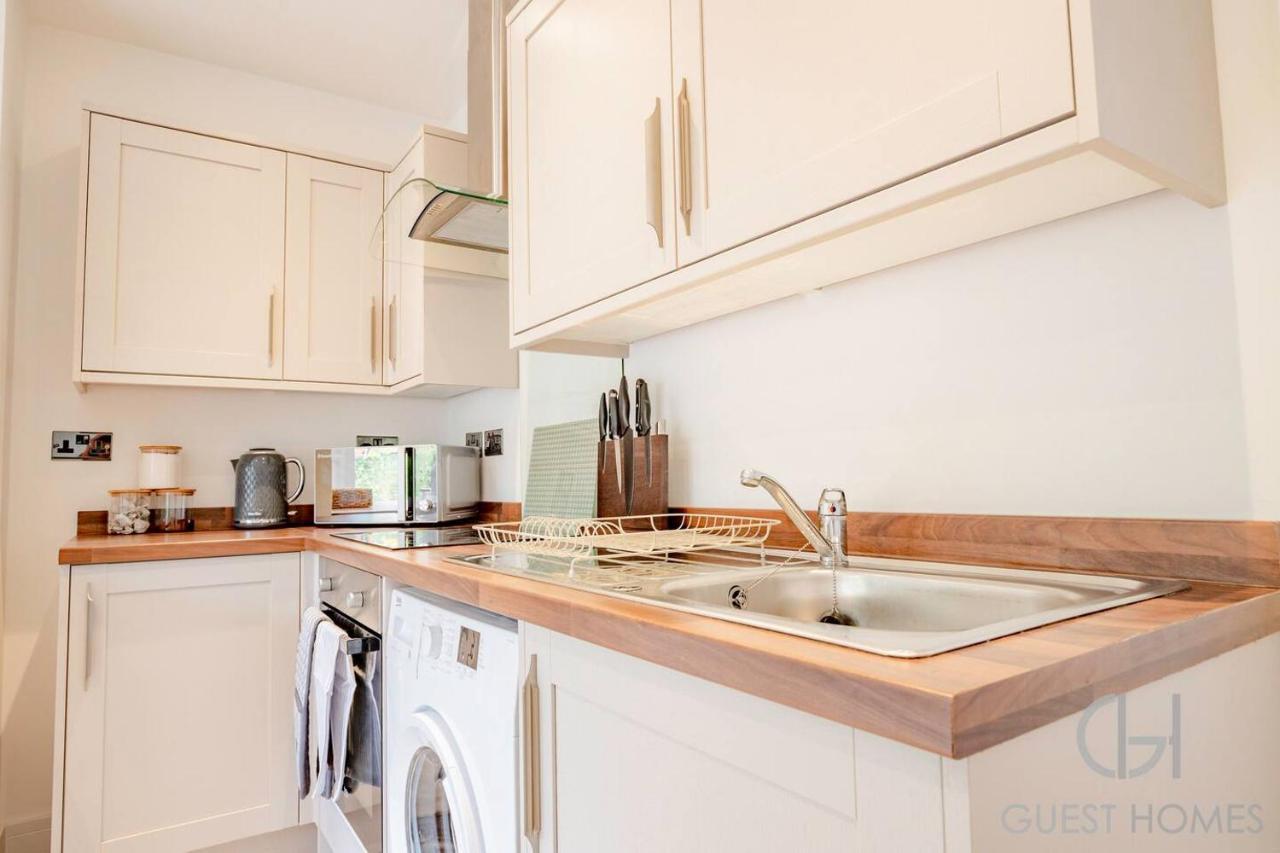Guest Homes I Friar Street Flat Херфорд Екстериор снимка